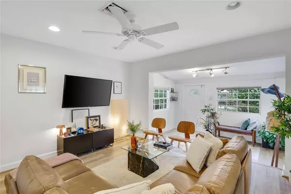 Fort Lauderdale, FL 33315,421 SW 12th Ct