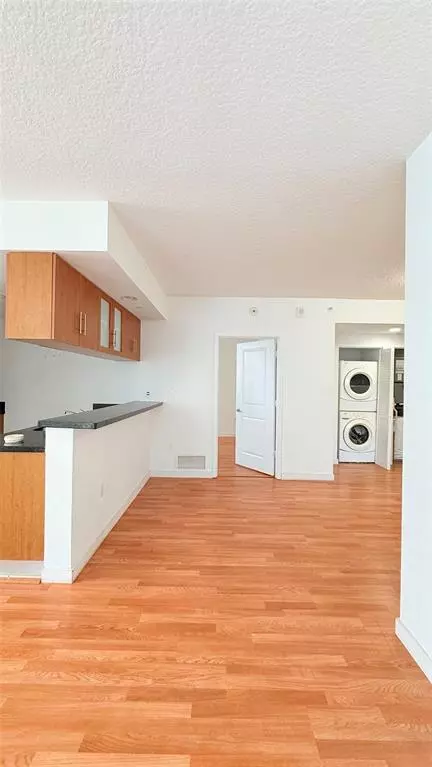 Miami, FL 33137,601 NE 23rd St #902