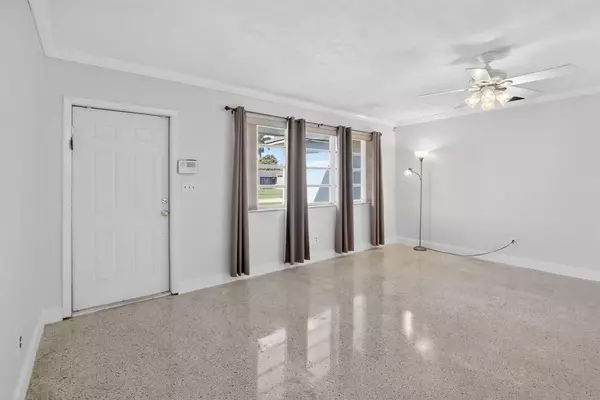 Pembroke Pines, FL 33024,121 NW 77th Way