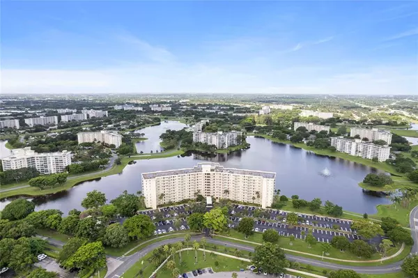 Pompano Beach, FL 33069,3095 N Course #1008