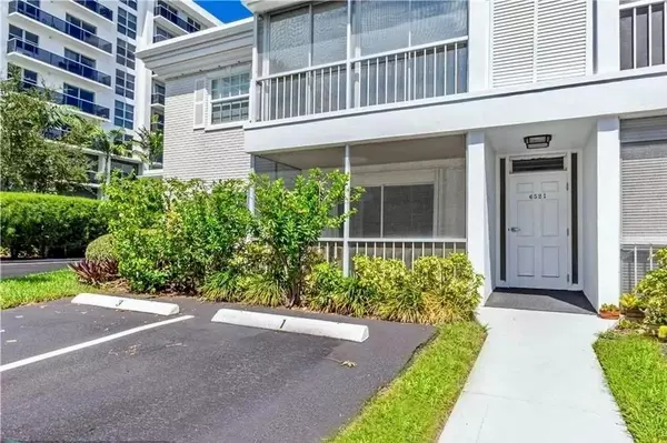 6521 Bay Club Dr #1, Fort Lauderdale, FL 33308