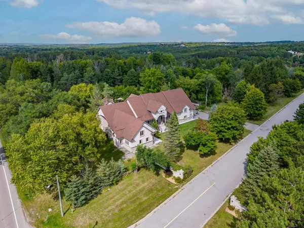 King, ON L7B 1K8,2 Kingswood DR