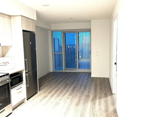 Vaughan, ON L4K 0P9,195 Commerce ST #2206