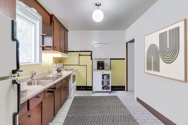 Toronto W02, ON M6H 2C9,6 Brandon AVE