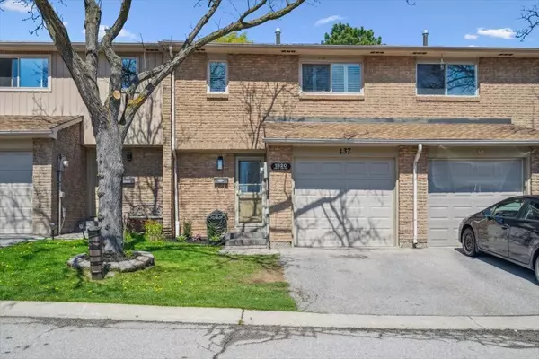 1520 Lancaster DR #137, Oakville, ON L6H 2Z2