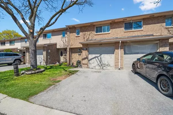 Oakville, ON L6H 2Z2,1520 Lancaster DR #137