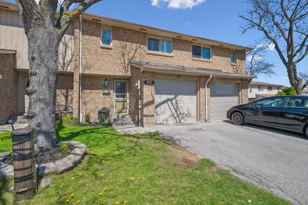 Oakville, ON L6H 2Z2,1520 Lancaster DR #137