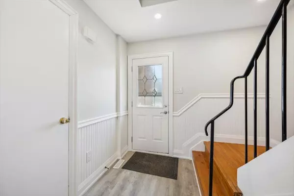 Oakville, ON L6H 2Z2,1520 Lancaster DR #137