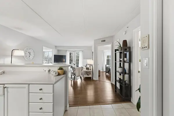 Burlington, ON L7M 4P1,1451 Walker's Line #309