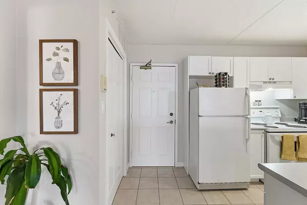 Burlington, ON L7M 4P1,1451 Walker's Line #309