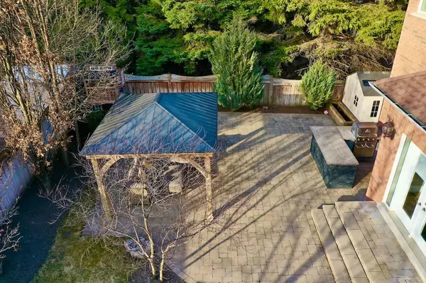 Caledon, ON L7C 1R1,26 Antrim CT