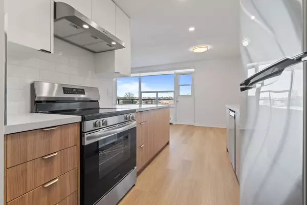 Toronto W08, ON M9A 4W3,10 Fontenay CT #612