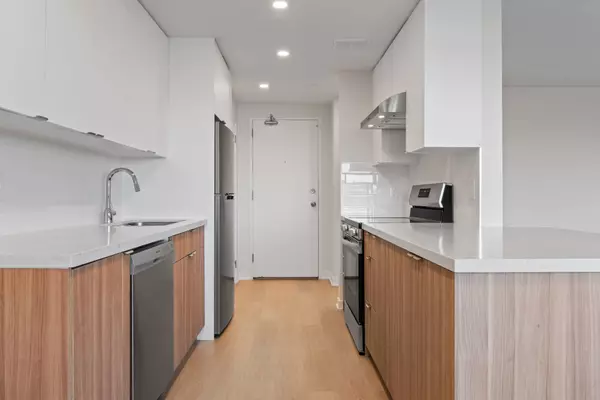 Toronto W08, ON M9A 4W3,10 Fontenay CT #612