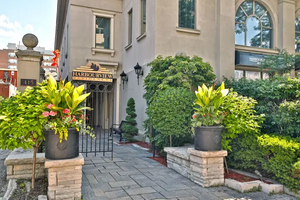 Burlington, ON L7S 2J2,415 LOCUST ST #602