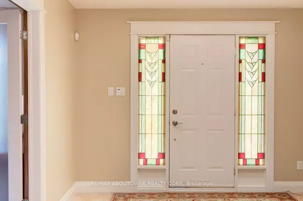 Burlington, ON L7P 0K8,6365 Breckenridge PL