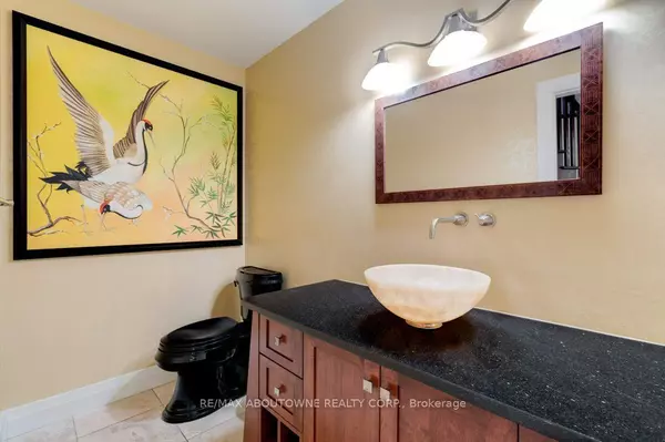 Burlington, ON L7P 0K8,6365 Breckenridge PL