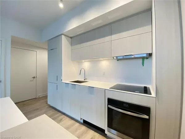 Burlington, ON L7R 2P7,370 Martha ST #2206