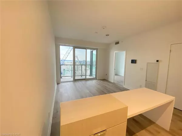 Burlington, ON L7R 2P7,370 Martha ST #2206