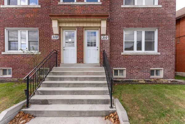 Toronto W02, ON M6S 3Z4,308 Jane ST #Upper