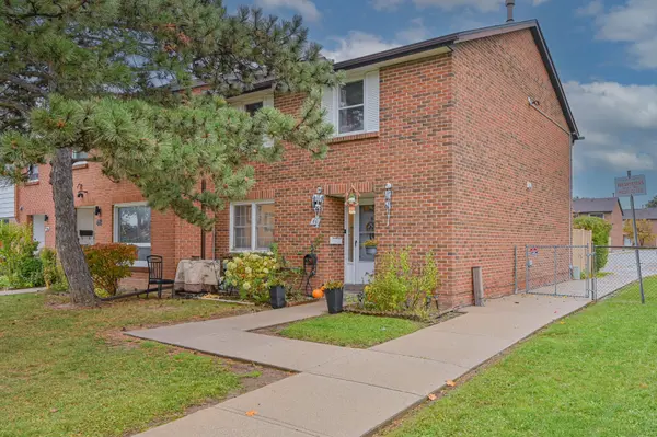 Brampton, ON L6T 1V1,66 Balmoral DR N