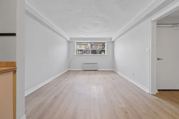 Toronto W06, ON M8V 2L7,44 Albert AVE #1