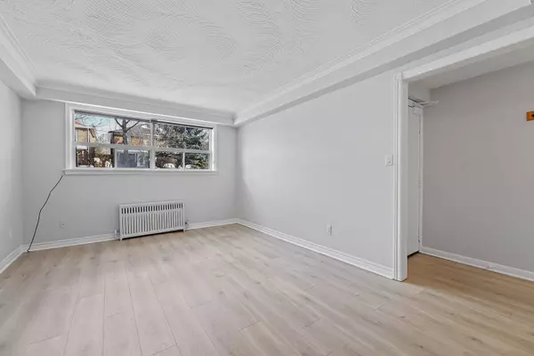 Toronto W06, ON M8V 2L7,44 Albert AVE #1