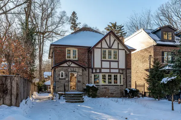 Toronto W08, ON M8X 1M3,3 Lynngrove AVE