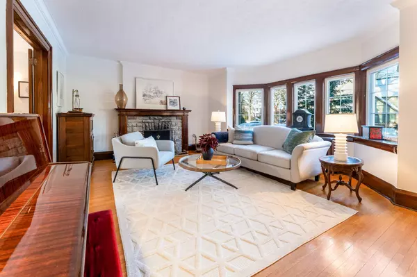 Toronto W08, ON M8X 1M3,3 Lynngrove AVE