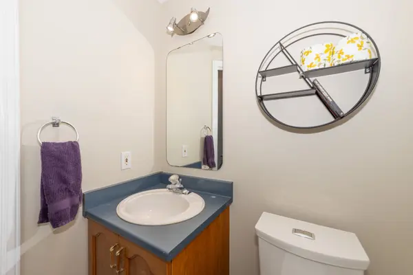 Orleans - Cumberland And Area, ON K4A 4J1,917 Markwick CRES