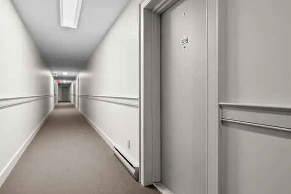 Kingston, ON K7M 7H5,17 Eldon Hall PL #507