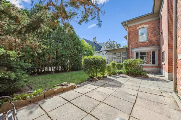 Guelph, ON N1H 4J7,143 Norfolk ST