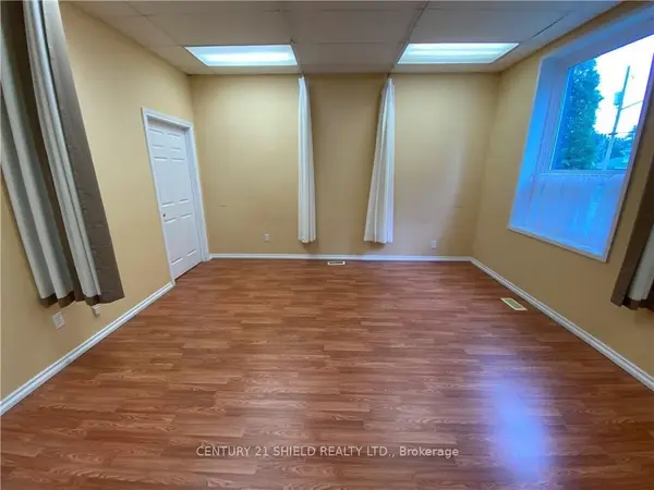 Cornwall, ON K6H 4J6,305 BALDWIN AVE #2