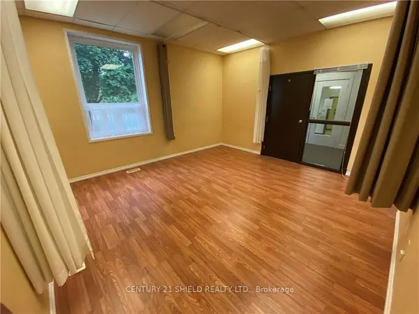 Cornwall, ON K6H 4J6,305 BALDWIN AVE #2