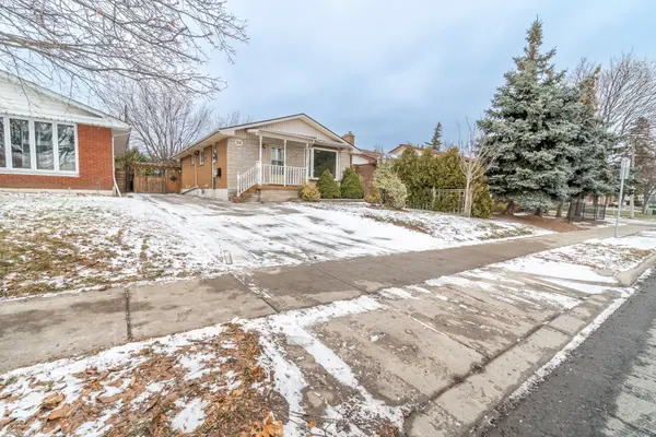 56 Nash RD S #Upper, Hamilton, ON L8K 4J7