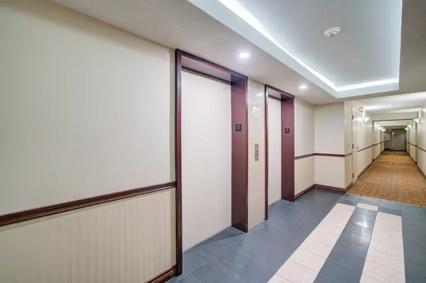 Hamilton, ON L8G 5E1,495 Highway 8 N/A N #208