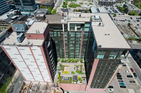 Hamilton, ON L9G 3V8,112 King ST E #611