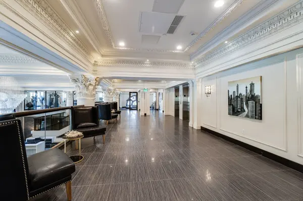 Hamilton, ON L9G 3V8,112 King ST E #611