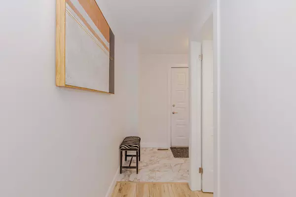 London South, ON N6E 2H1,700 Osgoode DR #106