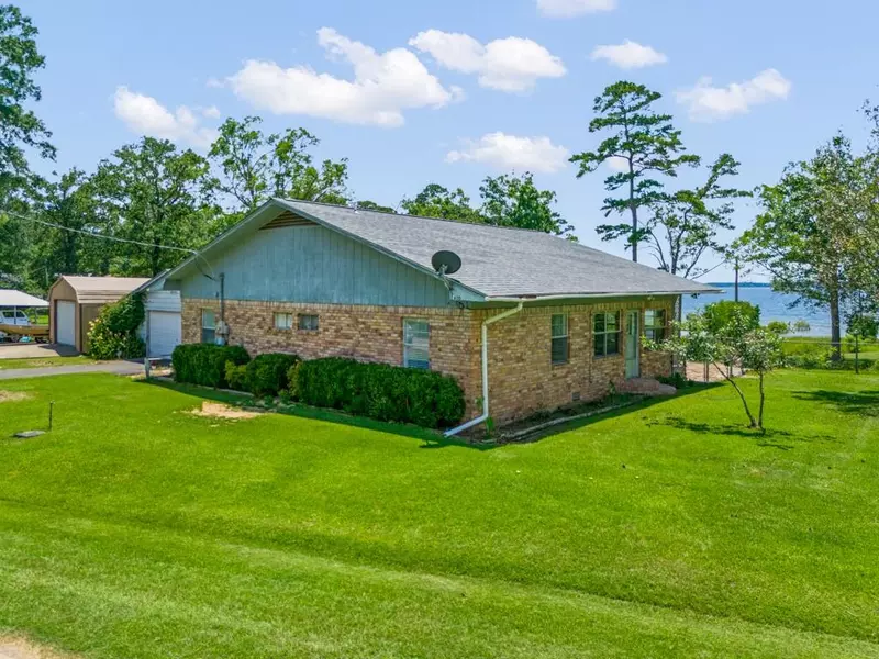 620 Shadywood Lane, Avinger, TX 75630