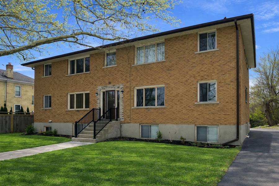 96 Henderson ST, Cambridge, ON N3C 2G1