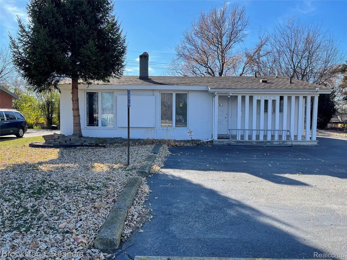 Southfield, MI 48075,16983 W 10 Mile RD