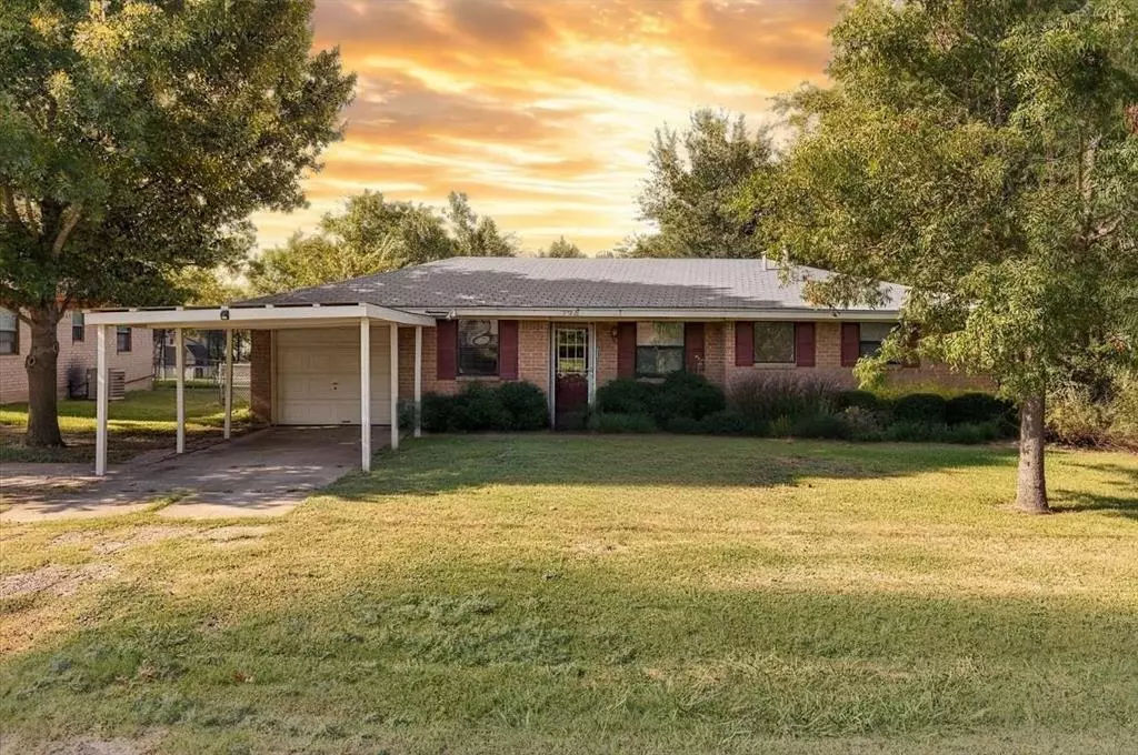 Pilot Point, TX 76258,724 E Main Street