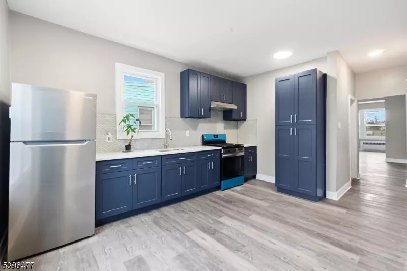 Newark City, NJ 07112,337 Leslie St