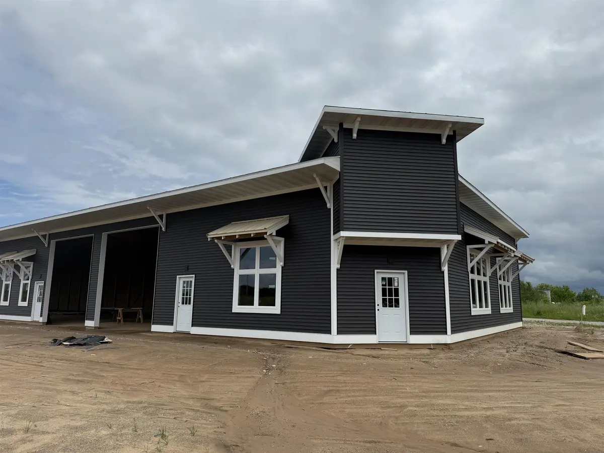 6391 N Railway, Acme Twp, MI 49690