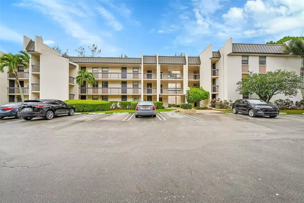 Coral Springs, FL 33065,8415 Forest Hills Dr #305