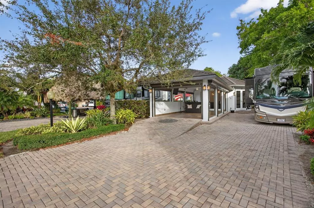 Margate, FL 33068,119 S Cortez Dr #119