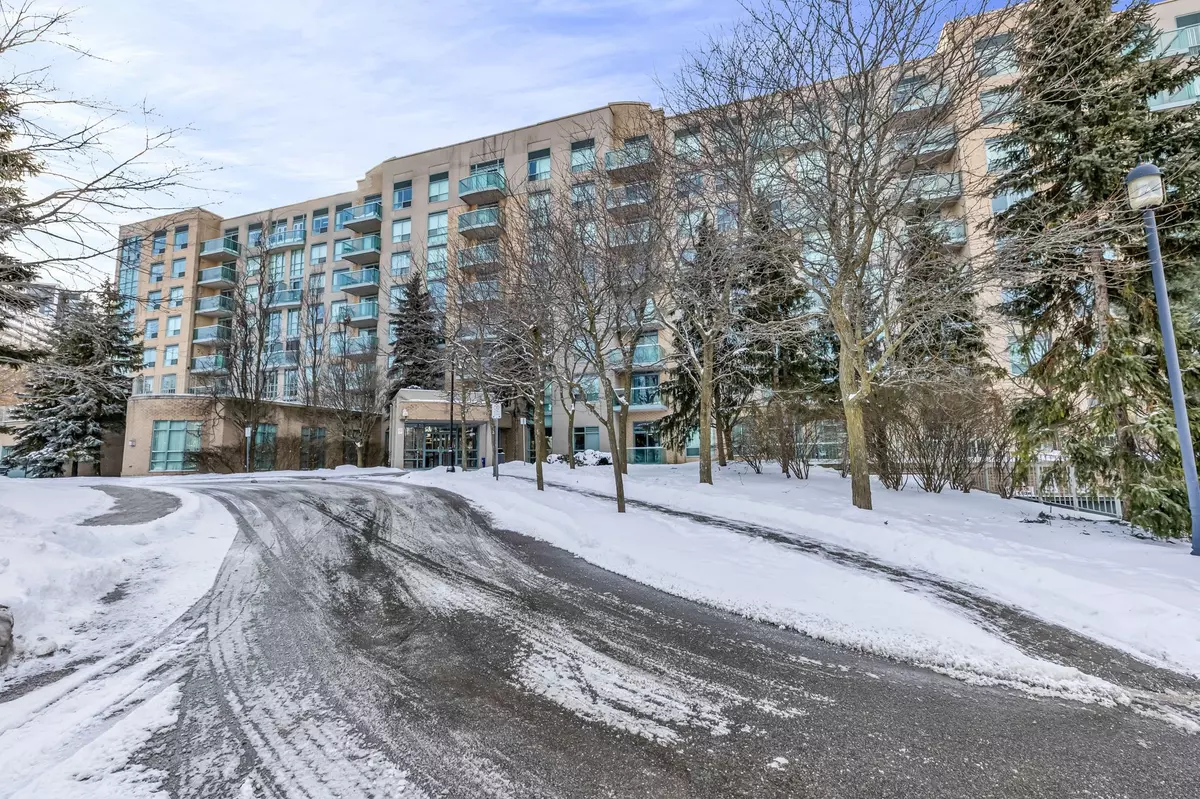Richmond Hill, ON L4B 4N2,3 Ellesmere ST #520