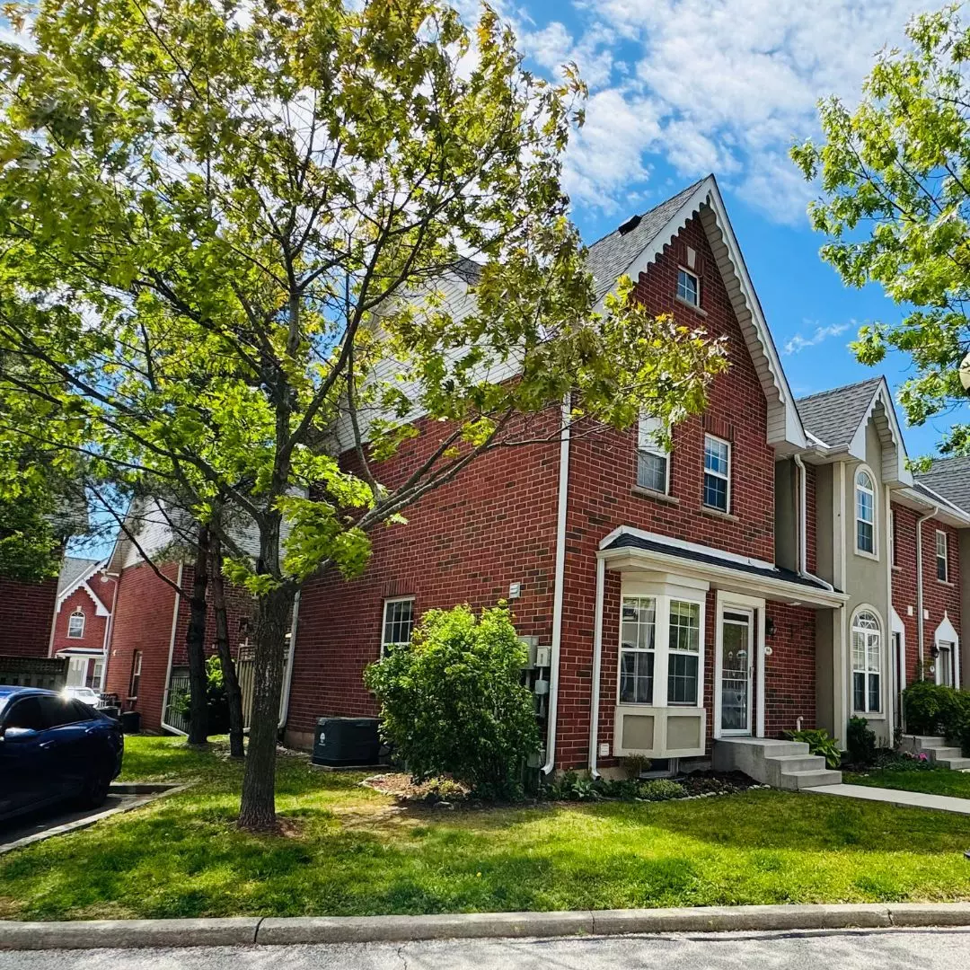 Burlington, ON L7M 4Y3,4200 Kilmer DR #64