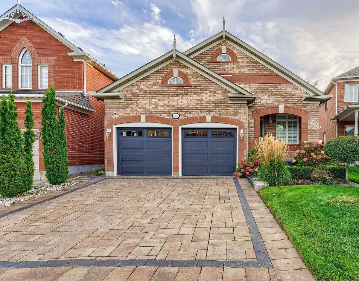 Mississauga, ON L5W 1B1,6862 Gooderham Estate BLVD