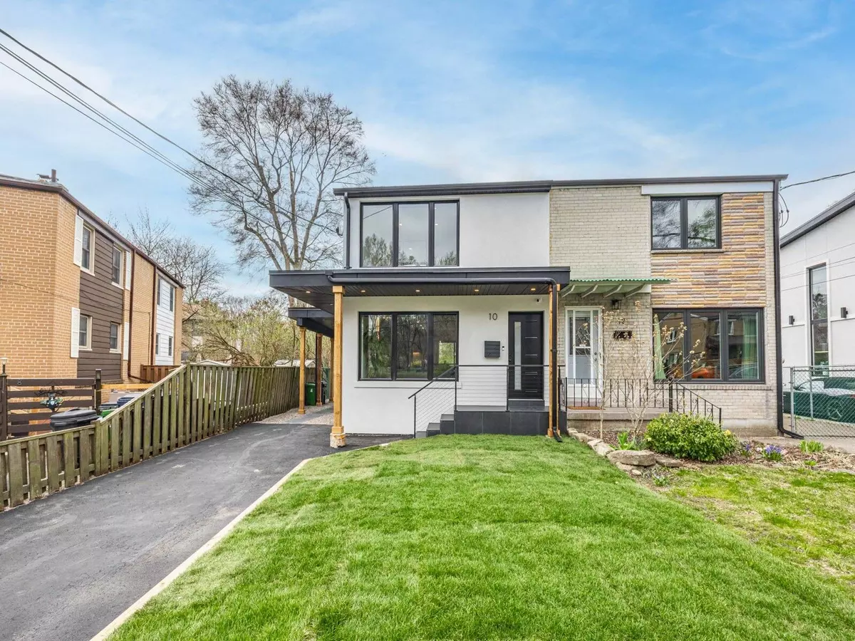 Toronto W02, ON M6S 2R2,10 Juliana CT